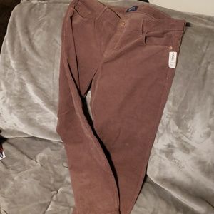 NWT Old Navy Cotton/ Rayon
Rockstar- Super Skinny